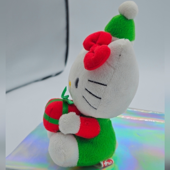 Ty Beanie Baby Hello Kitty with Holiday Christmas Present Plush - Picture 3 of 7